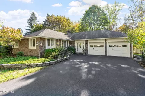 122 Marlboro Rd, Delmar, NY 12054