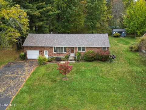 117 Brockley Dr, Delmar, NY 12054