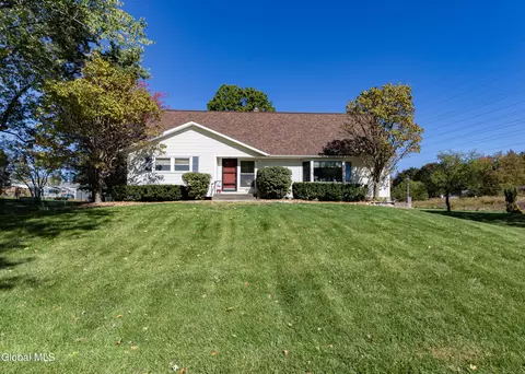 61 Phillips Rd, Rensselaer, NY 12144