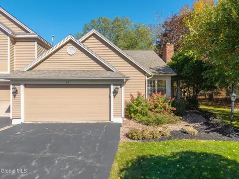 15 Devon Ct, Voorheesville, NY 12186