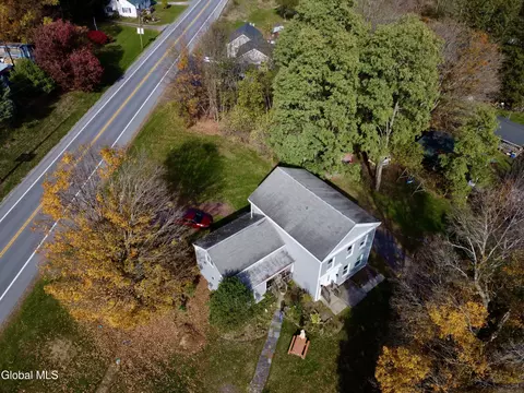 View/Area - 44 Greenfield Ln, Hampton, NY 12837 photo 4 of 5