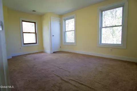 Bedroom - 44 Greenfield Ln, Hampton, NY 12837 photo 1 of 3