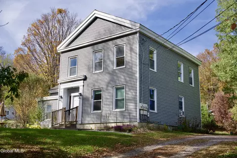 Exterior - 44 Greenfield Ln, Hampton, NY 12837 photo 3 of 7