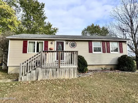 577 Mcqueen Rd, Amsterdam, NY 12010