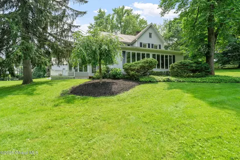 145 Old Red Mill Rd, Rensselaer, NY 12144