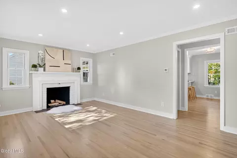35 Witbeck Dr, Glenville, NY 12302 photo 2
