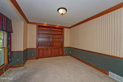 Living - 13 Cobble Hill Dr, Gansevoort, NY 12831 photo 1 of 8