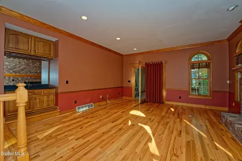 Living - 13 Cobble Hill Dr, Gansevoort, NY 12831 photo 5 of 8
