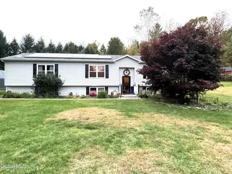 335 Piser Hill Rd, Melrose, NY 12121