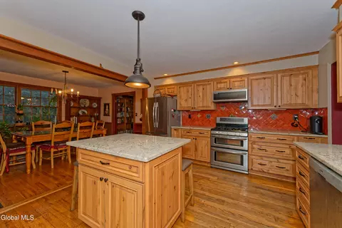 2525 Antonia Dr, Schenectady, NY 12309 photo 14