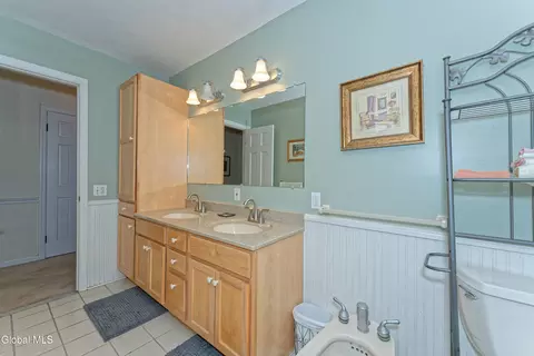 2525 Antonia Dr, Schenectady, NY 12309 photo 34