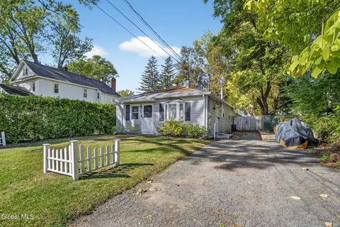 Exterior - 163 Chiswell Rd, Schenectady, NY 12304 photo 8 of 8