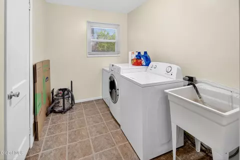 Other - 163 Chiswell Rd, Schenectady, NY 12304 photo 5 of 6