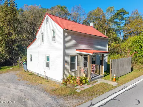 3242 State Highway 67, Fort Johnson, NY 12070