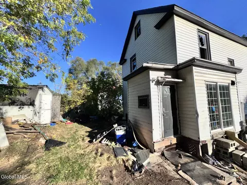 Exterior - 1730 Watt St, Schenectady, NY 12304 photo 3 of 4