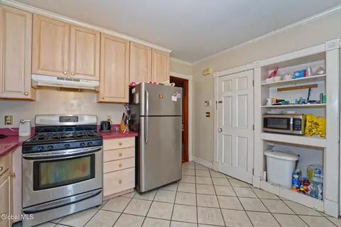 1078 Gillespie St, Schenectady, NY 12308 photo 17