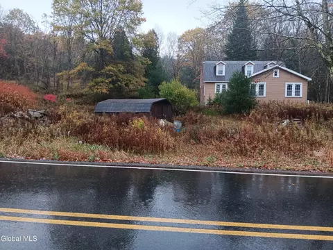 498 Blue Factory Rd, Averill Park, NY 12018
