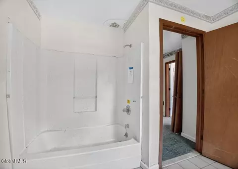 Bath - 1087 Davis Ter, Schenectady, NY 12303 photo 1 of 4