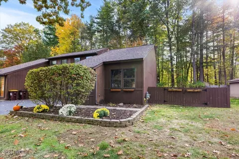 6 Pepperbush Pl, Malta, NY 12020