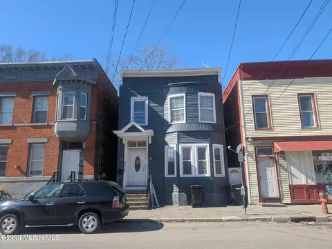 3253 7th Ave, Troy, NY 12180