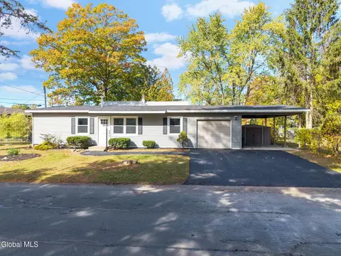 543 Clayton Rd, Schenectady, NY 12304