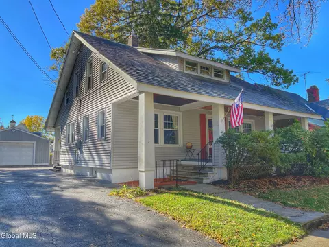 9 Lawton Ave, Glens Falls, NY 12801