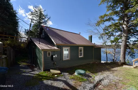 31 Main St, Middle Grove, NY 12850