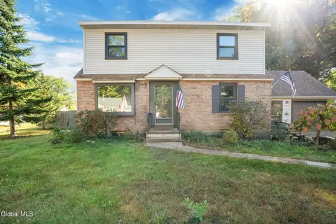 140 Willow Ln, Glenville, NY 12302 photo 5