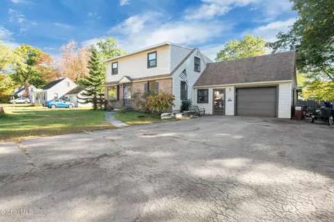 140 Willow Ln, Glenville, NY 12302 photo 3