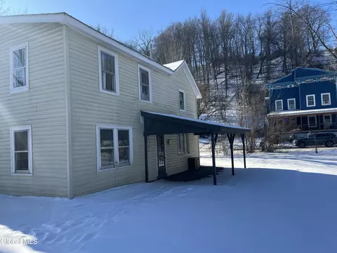 37 Hancock St, Fort Plain, NY 13339