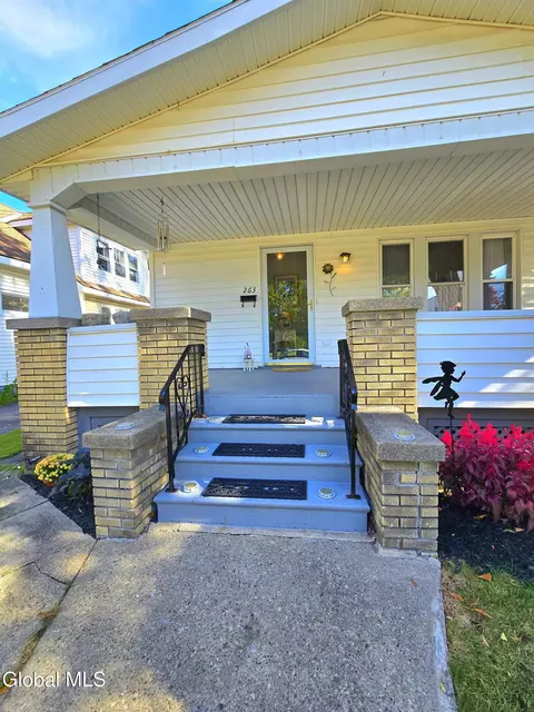 263 Thirteenth St, Schenectady, NY 12306 photo 2