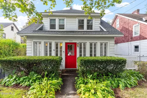 854 Park Ave, Albany, NY 12208
