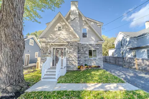 28 Everett Rd, Colonie, NY 12205