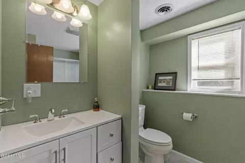 Bath - 15 Pinehollow Dr, Ballston Spa, NY 12020 photo 1 of 5