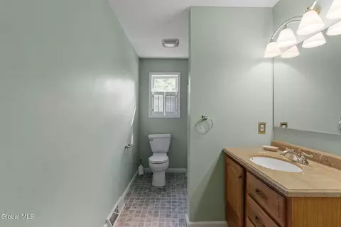 Bath - 15 Pinehollow Dr, Ballston Spa, NY 12020 photo 4 of 5
