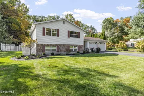 Exterior - 15 Pinehollow Dr, Ballston Spa, NY 12020 photo 2 of 14