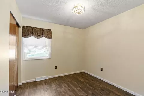 Bedroom - 15 Pinehollow Dr, Ballston Spa, NY 12020 photo 5 of 10