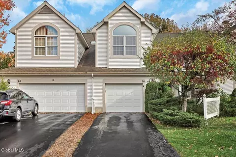 26 Malibu Hl, Rensselaer, NY 12144