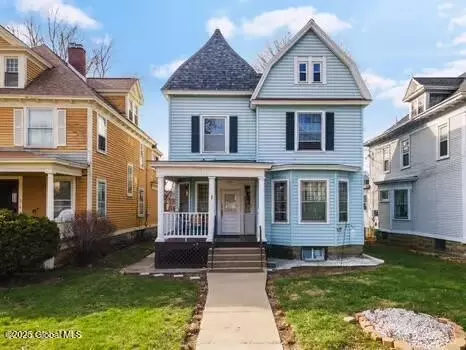 1039 Parkwood Blvd, Schenectady, NY 12308