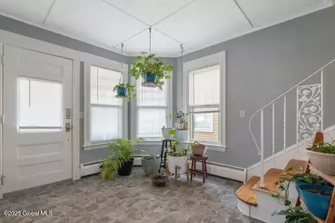 Entry Way - 1039 Parkwood Blvd, Schenectady, NY 12308 photo 2 of 3