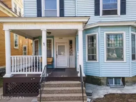 Exterior - 1039 Parkwood Blvd, Schenectady, NY 12308 photo 1 of 2