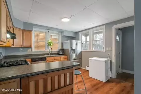 Kitchen - 1039 Parkwood Blvd, Schenectady, NY 12308 photo 1 of 4