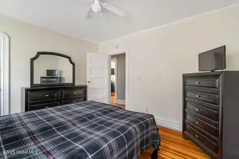 Bedroom - 1039 Parkwood Blvd, Schenectady, NY 12308 photo 6 of 14
