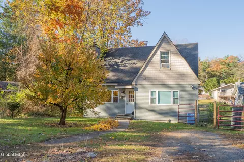 7 Corinth Pl, Hadley, NY 12835