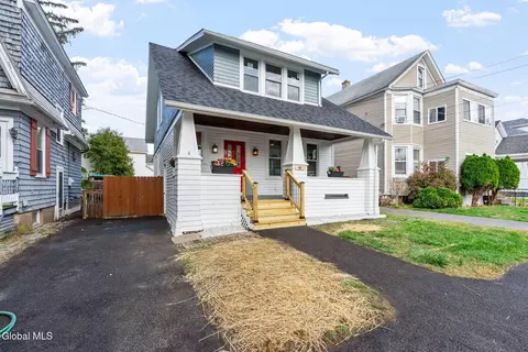 41 109th St, Troy, NY 12182