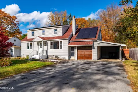 19 St Joseph St, Schenectady, NY 12303