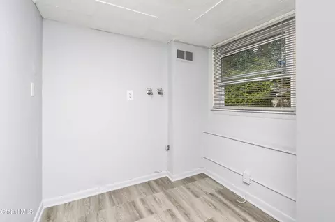 65 Berwick Rd, Delmar, NY 12054 photo 34