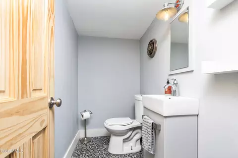 65 Berwick Rd, Delmar, NY 12054 photo 33