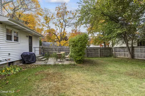 65 Berwick Rd, Delmar, NY 12054 photo 41