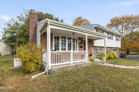 65 Berwick Rd, Delmar, NY 12054 photo 3